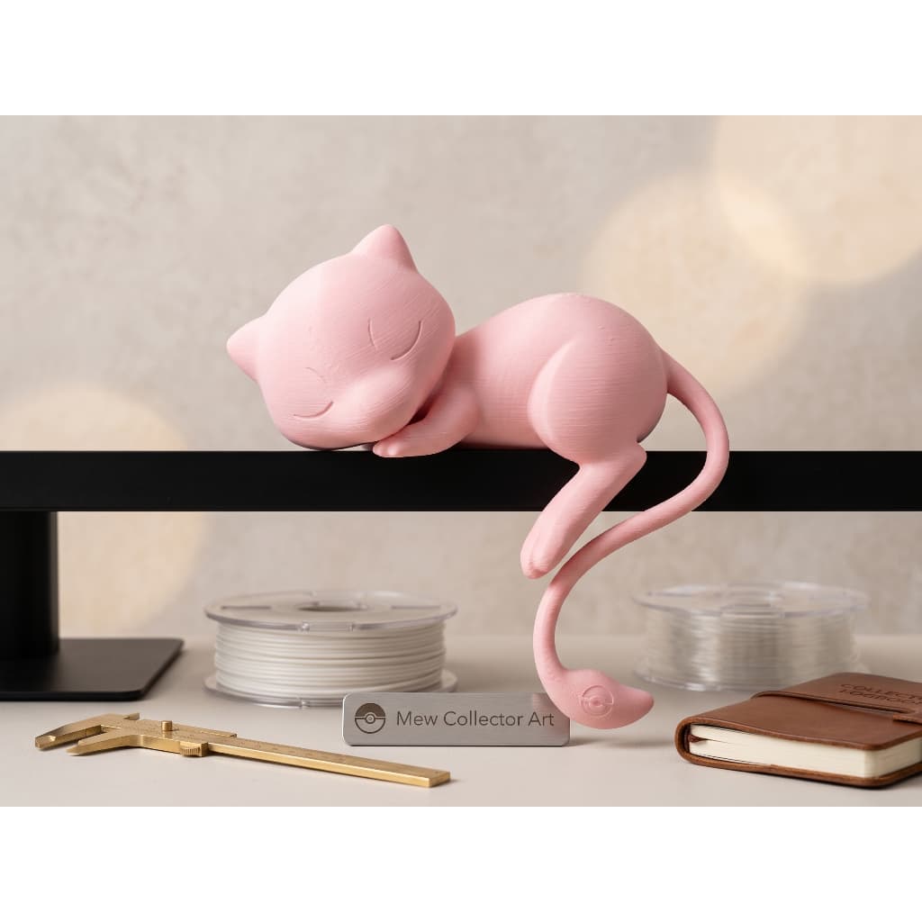 Mew Dormindo Borda Monitor Prateleira Pokemon Enfeite Setup Gamer Geek Impressao 3D 10cm