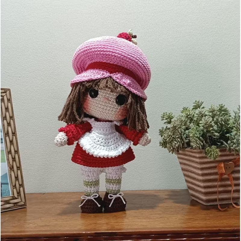 Boneca amigurumi articulada frutinha inspirada na boneca retrô anos 1980