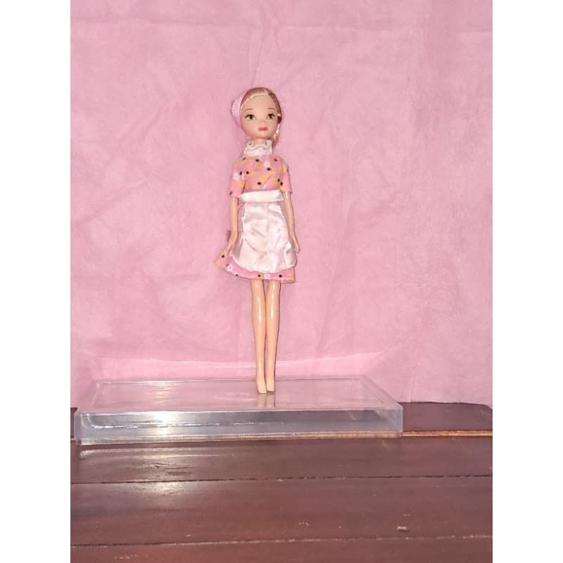 Boneca camponesa articulada seminova