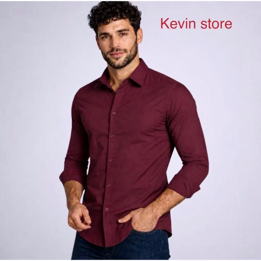 Camisa social masculina de manga comprida e corte slim 65% poliéster e 35% algodão,
