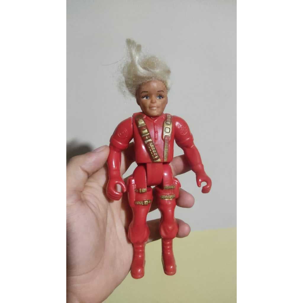 Boneca articulada bootleg.