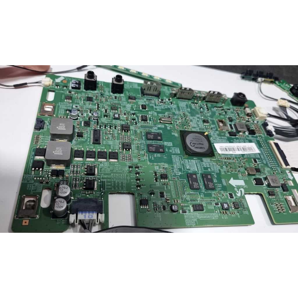 A Placa monitor Completa BN95-03634K. C24FG70FQ, utilizado no monitor gamer curvo Samsung