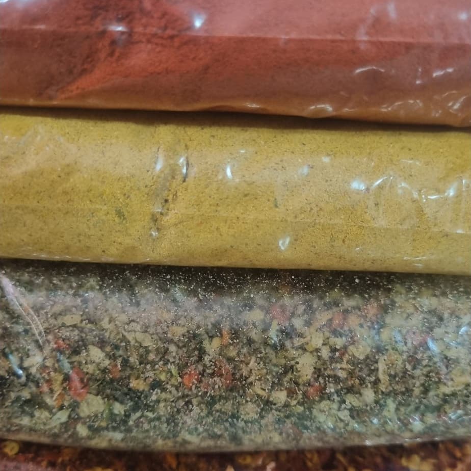 KIT DE TEMPEROS  E ESPECIARIAS NATURAIS TOTAL SABOR - 10 UNIDADES C/ 50 G CADA