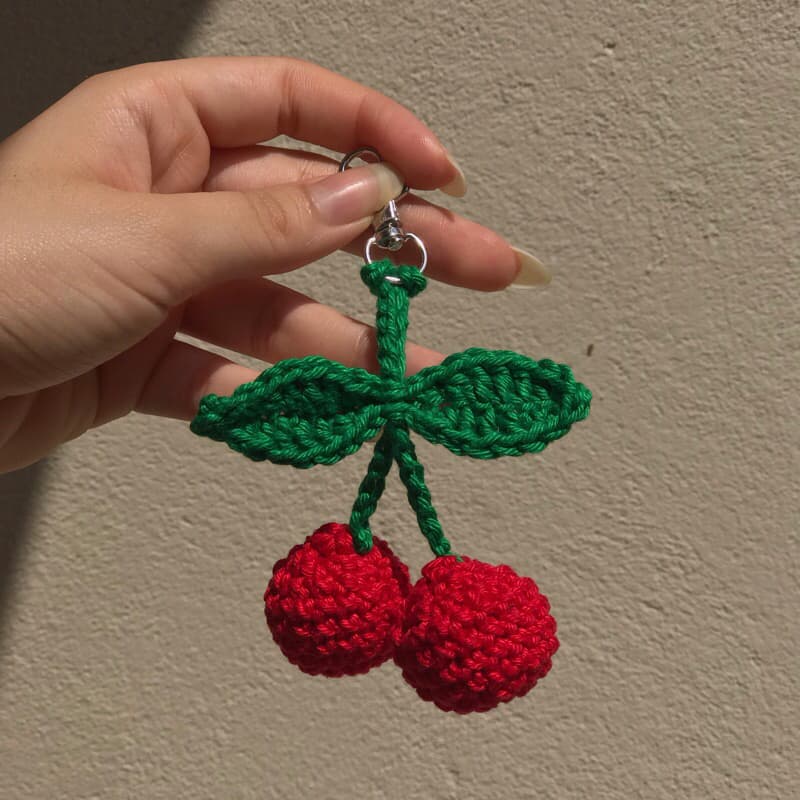 Kits Chaveiro de Cereja Crochê 🍒 | Acessório Amigurumi Pendente de Bolsa e Mochila Mimo Presente Artesanal Fofo