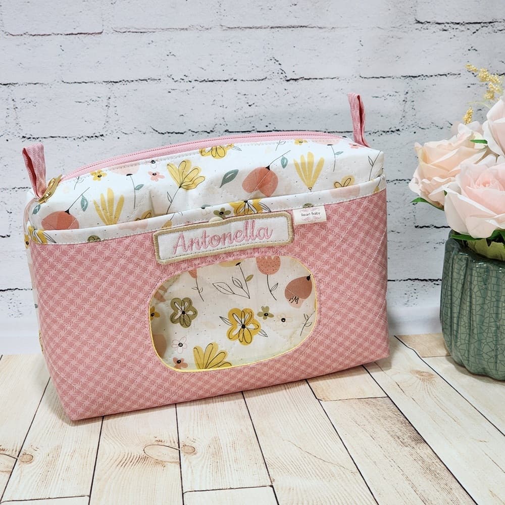 Necessaire Porta Fraldas e Lenço Umedecido Bolsa do bebê Organizador de Bolsa Maternidade  Bordada com Nome do Bebê