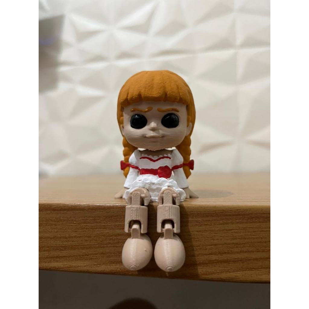 Boneca Annabelle Articulada 3D – Mini Colecionável Terror com Pernas Móveis