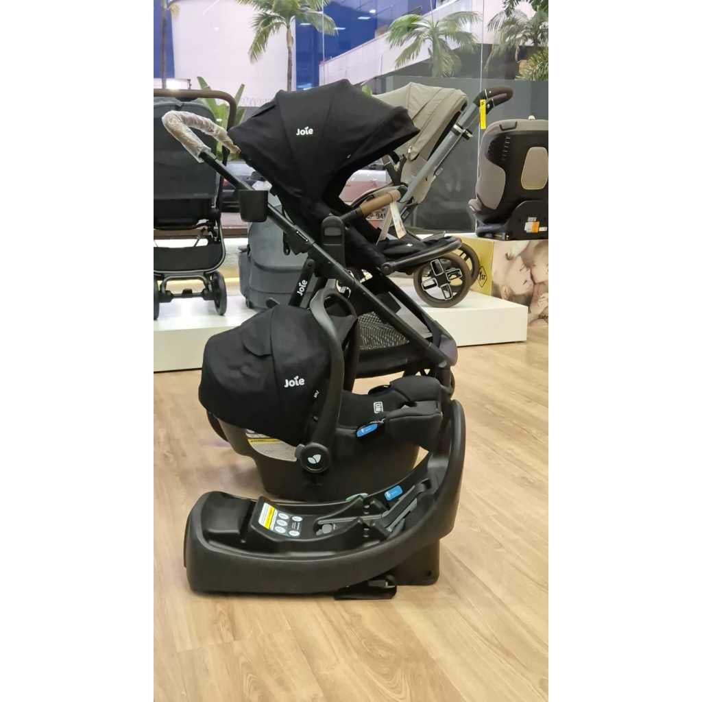 Carrinho Ginger Black Joie, Bebê Conforto e Base Isofix
