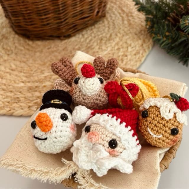 Enfeites para Árvore de Natal Amigurumi Crochê Kit com 5 unidades
