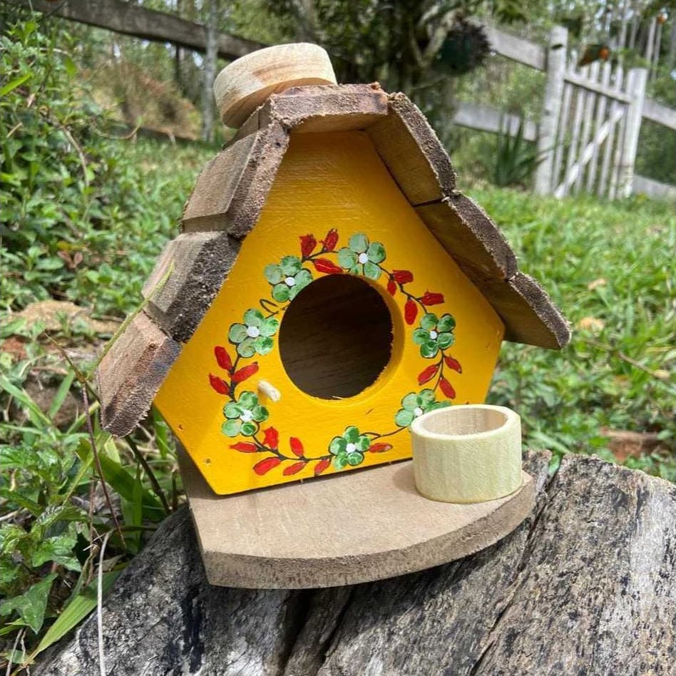 Casinha de passarinho com comedouro feita de madeira - Decoração de Jardim - Varanda - Quintal