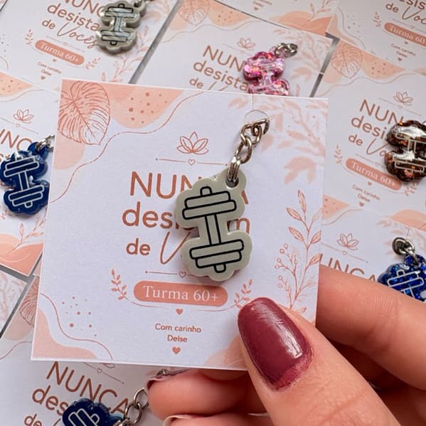 Chaveiros em resina Mini Halter | Lembrancinhas personalizadas Mini pesinho | Brindes para academia | Kit c/ 20, 30 e 40