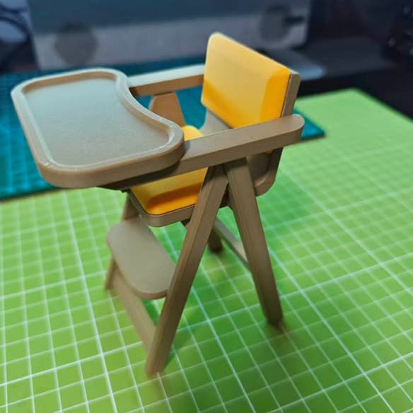 Miniatura cadeira de alimentação de bebê escala 1:18, 1:12 e 1:6 para casa de boneca ou maquetes