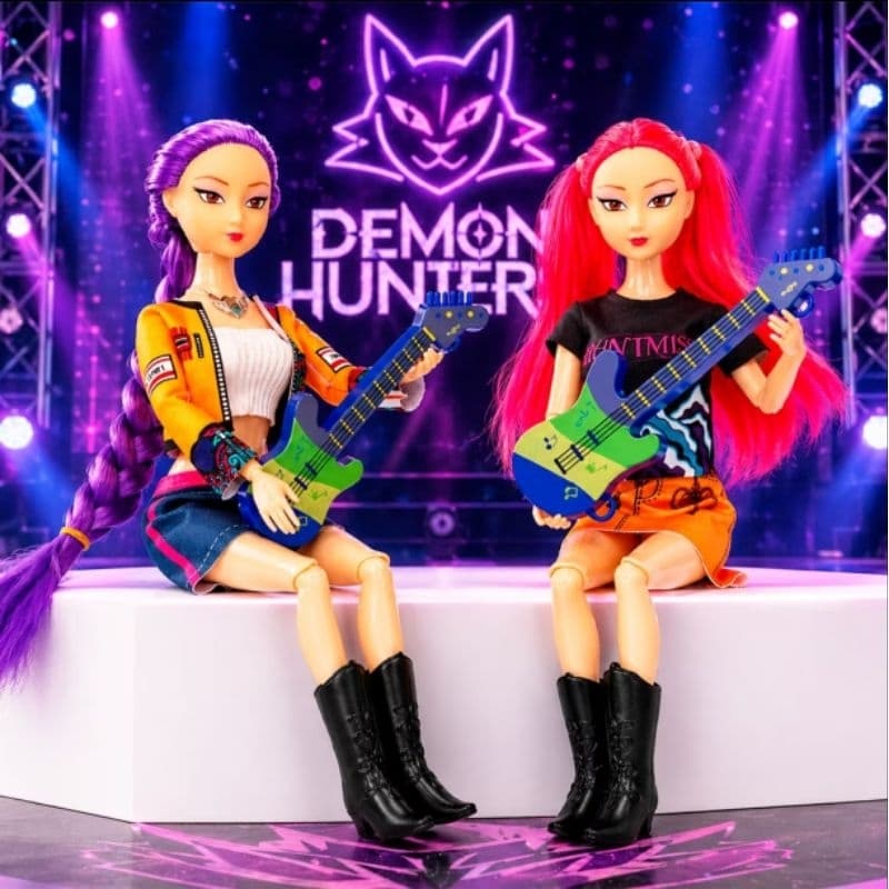 Kit c/2 ou c/3 Boneca KPop Musical Articulada 30Cm Guerreiras Mira Rumi Zoey Acessórios Luz e Som