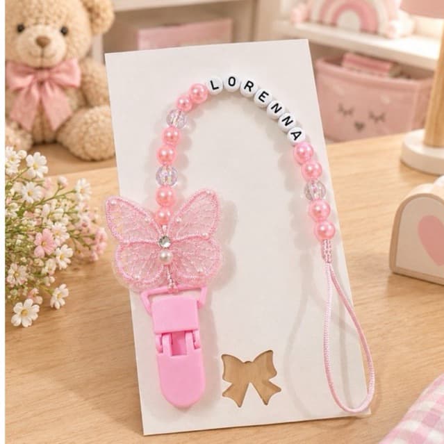 Prendedor de chupeta personalizado com nome tema infantil menina borboleta