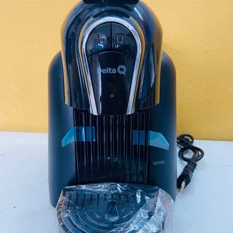 Cafeteira Delta Q Qool Auto Preta para Café Expresso em Cápsulas