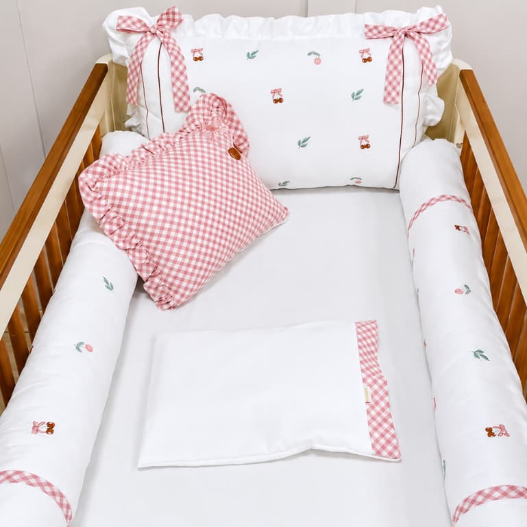 Kit berço Americano Menina Cerejinha Protetor Luxo Vermelho Enxoval de Bebê Bordado
