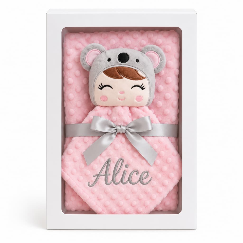 KIT MANTA PIPOQUINHA BONECA COALA PERSONALIZADO COM NOME BEBÊ ENXOVAL MATERNIDADE PRESENTE RECEM NASCIDO