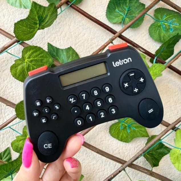 Calculadora Controle Video Game Playstation Geek Material Escolar 8 Digitos Gamer Escola Presente