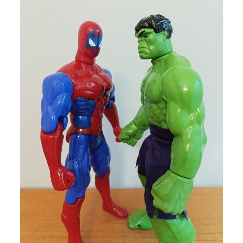 2 Bonecos Super Heroi Hulk Verde + Homem Aranha - Super Heroi - 30 cm Boneco Articulado