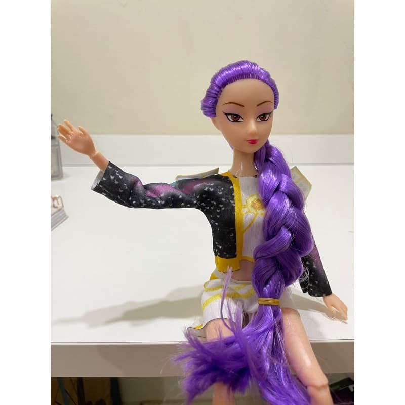 Boneca Kpop Rumi  muiscal  articuladas envio Agora 9.9