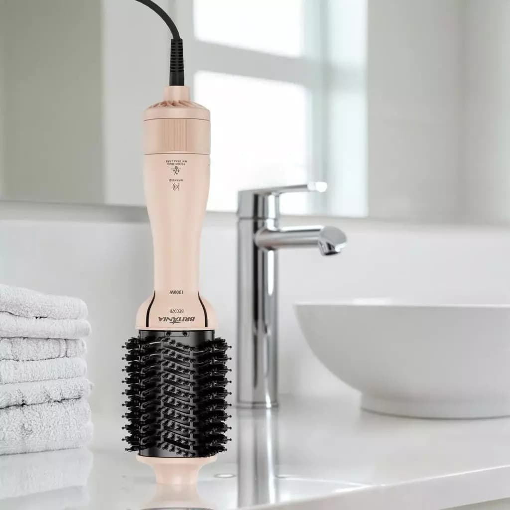 Escova Secadora Britânia - 1300W Bivolt Alisa Seca Modela Anti Frizz Profissional Cabelo Liso Rápido-Efeito profissional