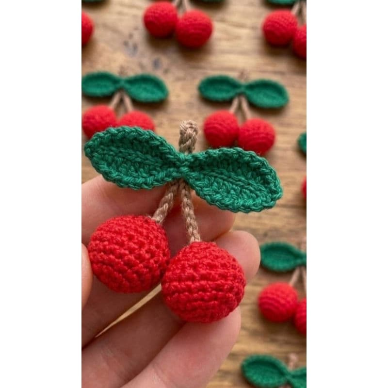 Kit com 10 unidades aplique Cereja em Crochê Amigurumi.
