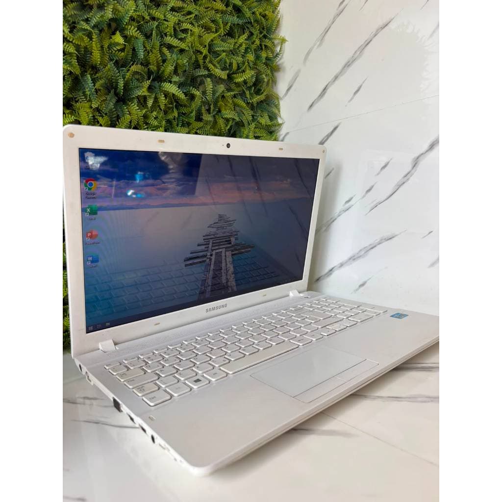 NOTEBOOK SAMSUNG CORE I3 4GB RAM 120GB SSD TELA GRANDE USADO FORMATADO ESTUDO TRABALHO