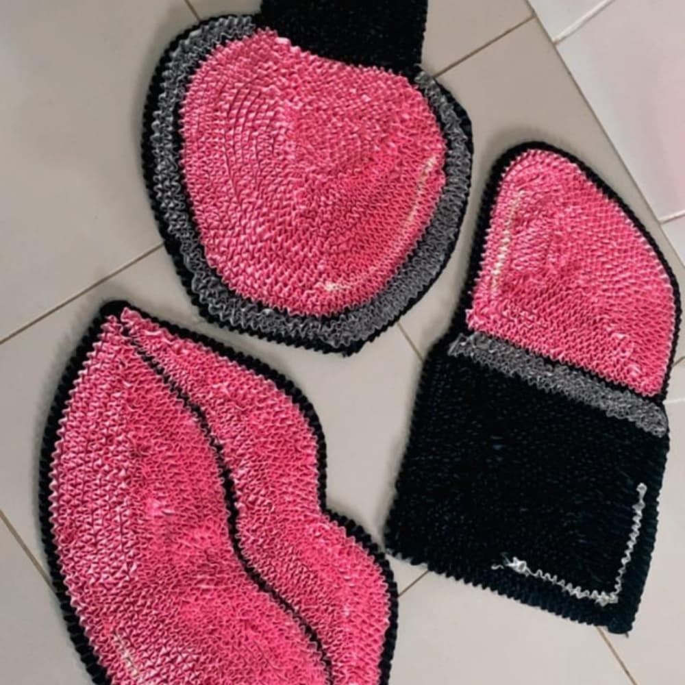 Tapete Decorativo Frufru Boca Batom Esmalte Sala Quarto Cozinha Banheiro Antiderrapante