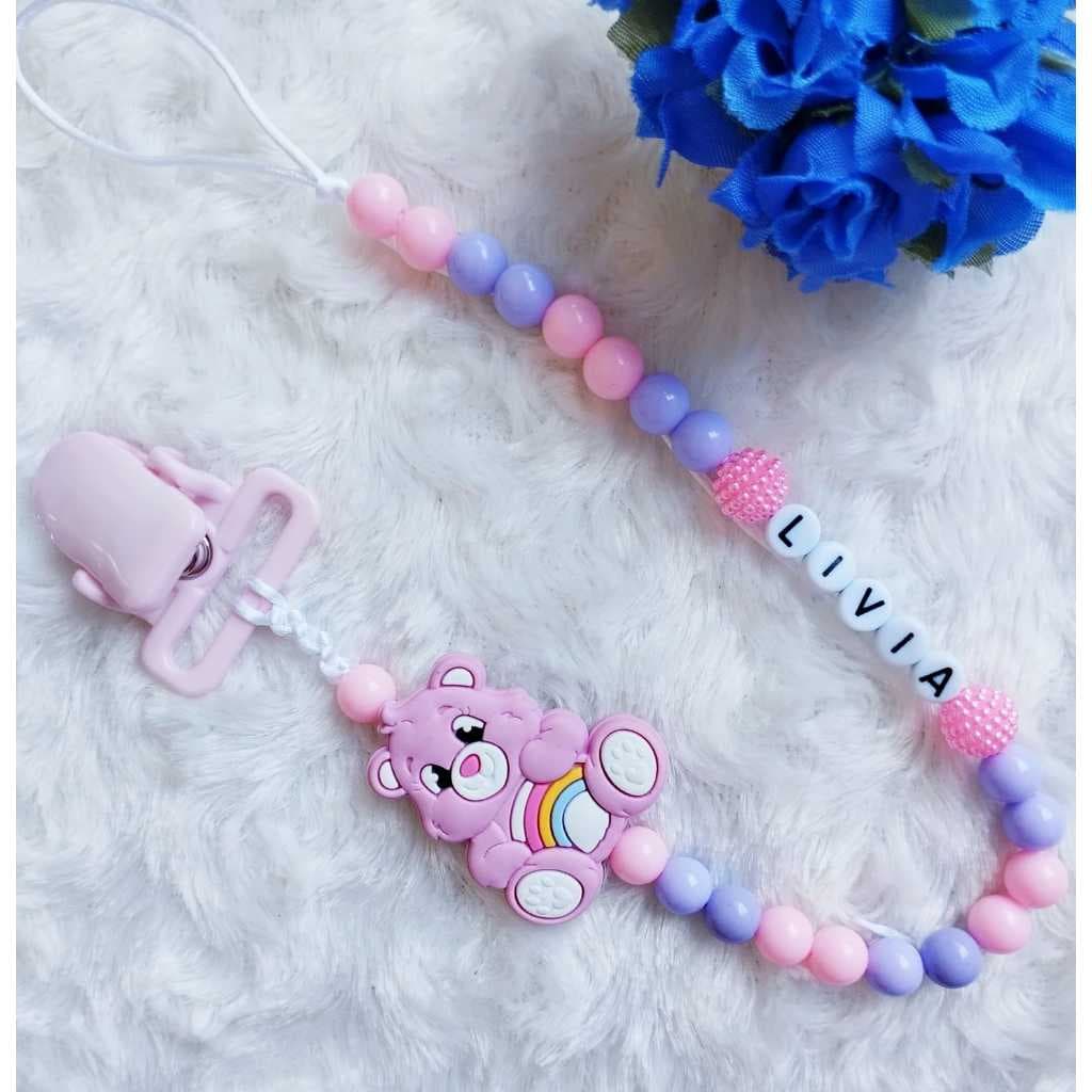 Prendedor de chupeta bico personalizado com o nome do bebe  menino e menina tema URSO URSINHO presente chá de bebê