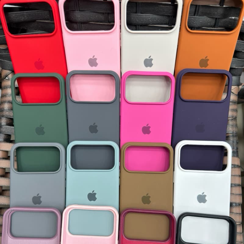 开CAPA CAPINHA CASE PARA IPHONE 17 PRO MAX  A SILICONE INTERIOR AVELUDADA COM CÂMERA ABERTA