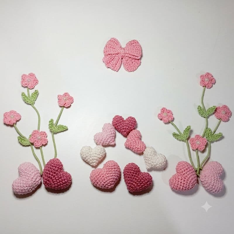 Kit porta maternidade corações amigurumi crochê com flores e laço/ cores personalizadas