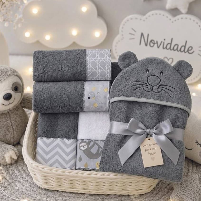 Kit Enxoval Bebê Toalha com Capuz Bordado + 5 Toalhinhas Boca Ombro Felpudas