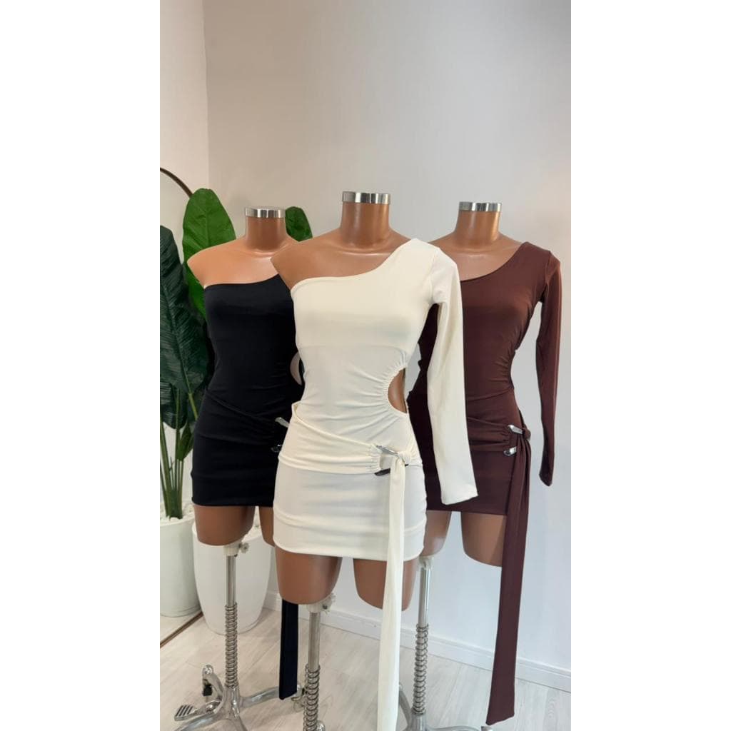 VESTIDO ARETHA - Vestido Feminino Curto Liso um ombro só com vazado lateral decote nas costas detalhe pra na lateral