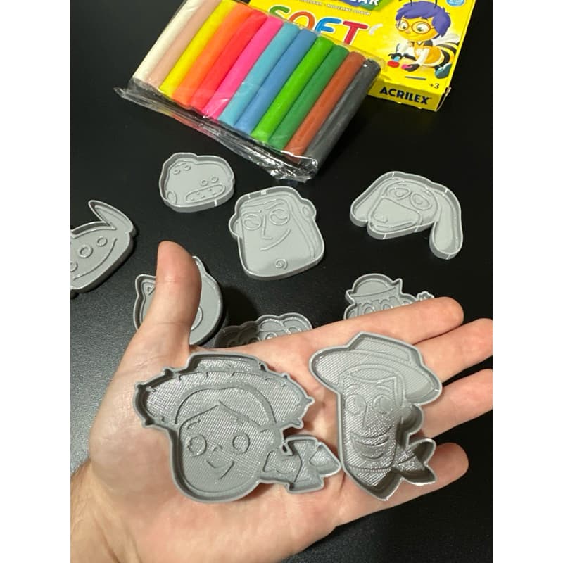 kit 9 cortadores de biscoitos e de massinha de modelar Toy Story