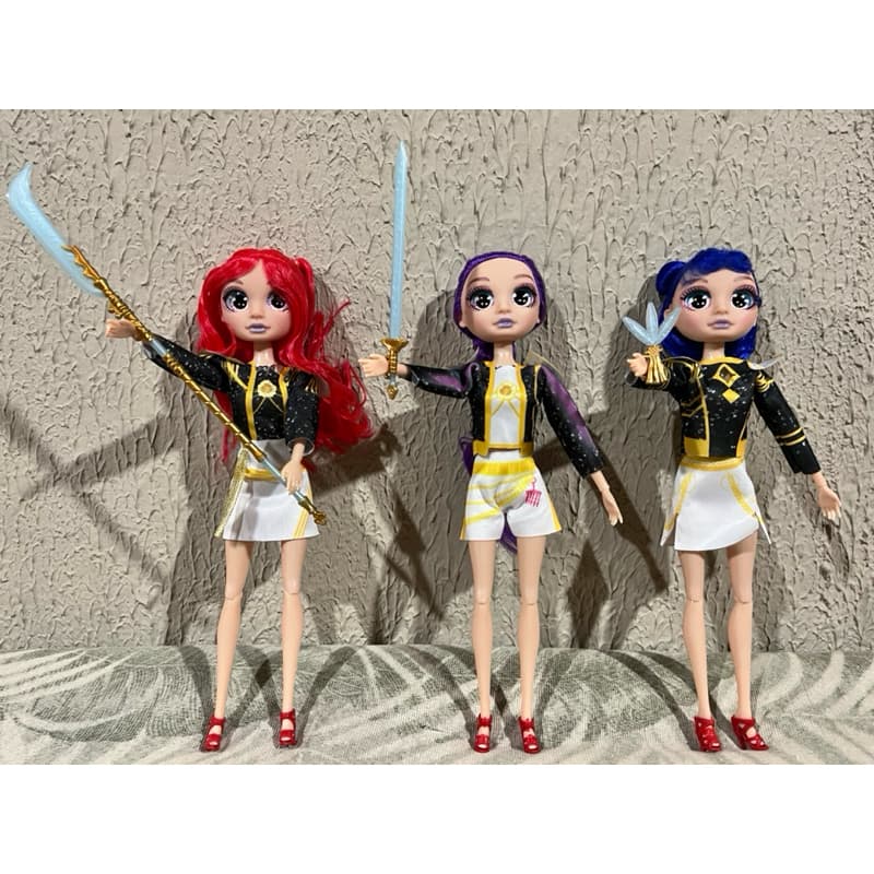 Bonecas Articuladas com Cabelos Vermelho, Roxo e Azul – Kit Completo / Bonecas Kpop 3 Bonecas