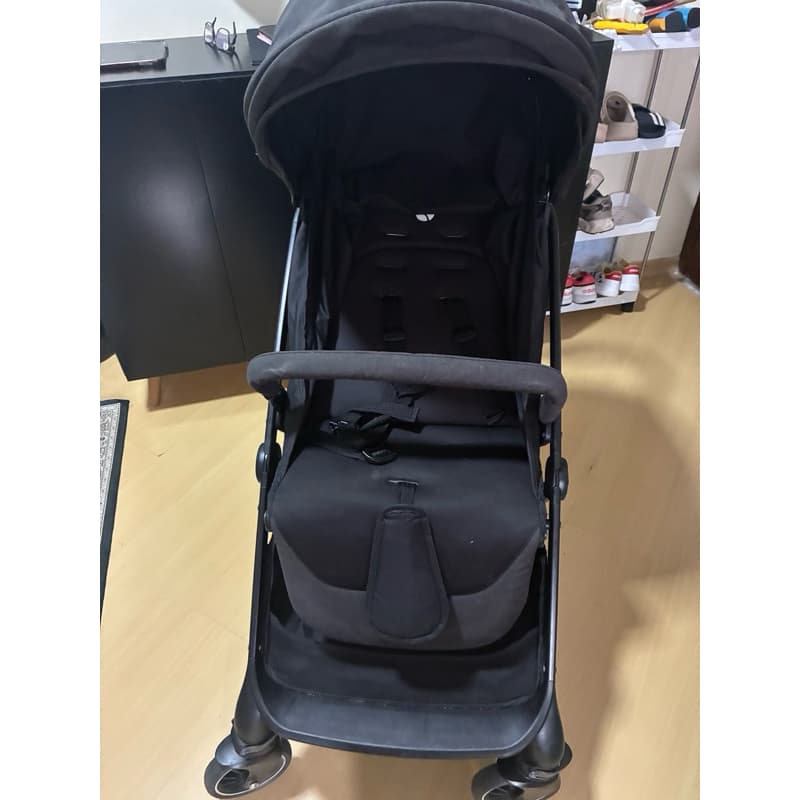 Carrinho de bebê dobrável