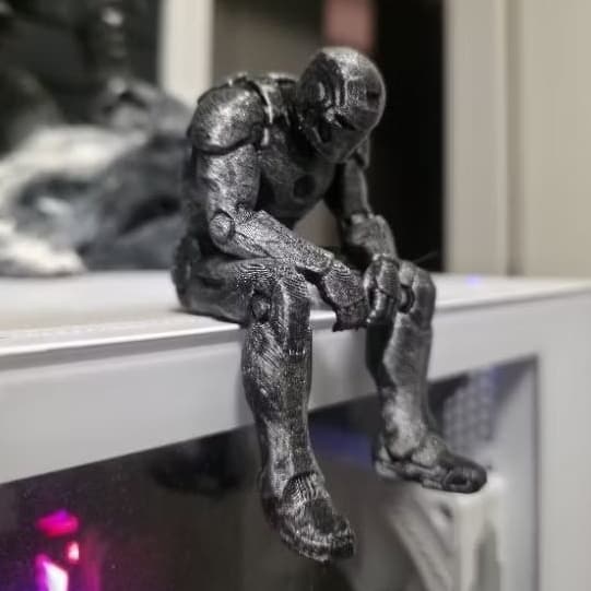 Homem de Ferro sentado pensativo - Miniaturas para monitor/geek/nerd - Decoração PC gamer placa de vídeo