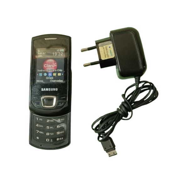 Celular Samsung GT-E2550L desbloqueado com carregador em ótimo estado
