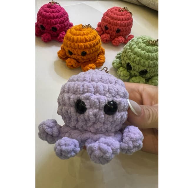 Mini Polvo Amigurumi Crochê Artesanal Kit Com Três Chaveiros
