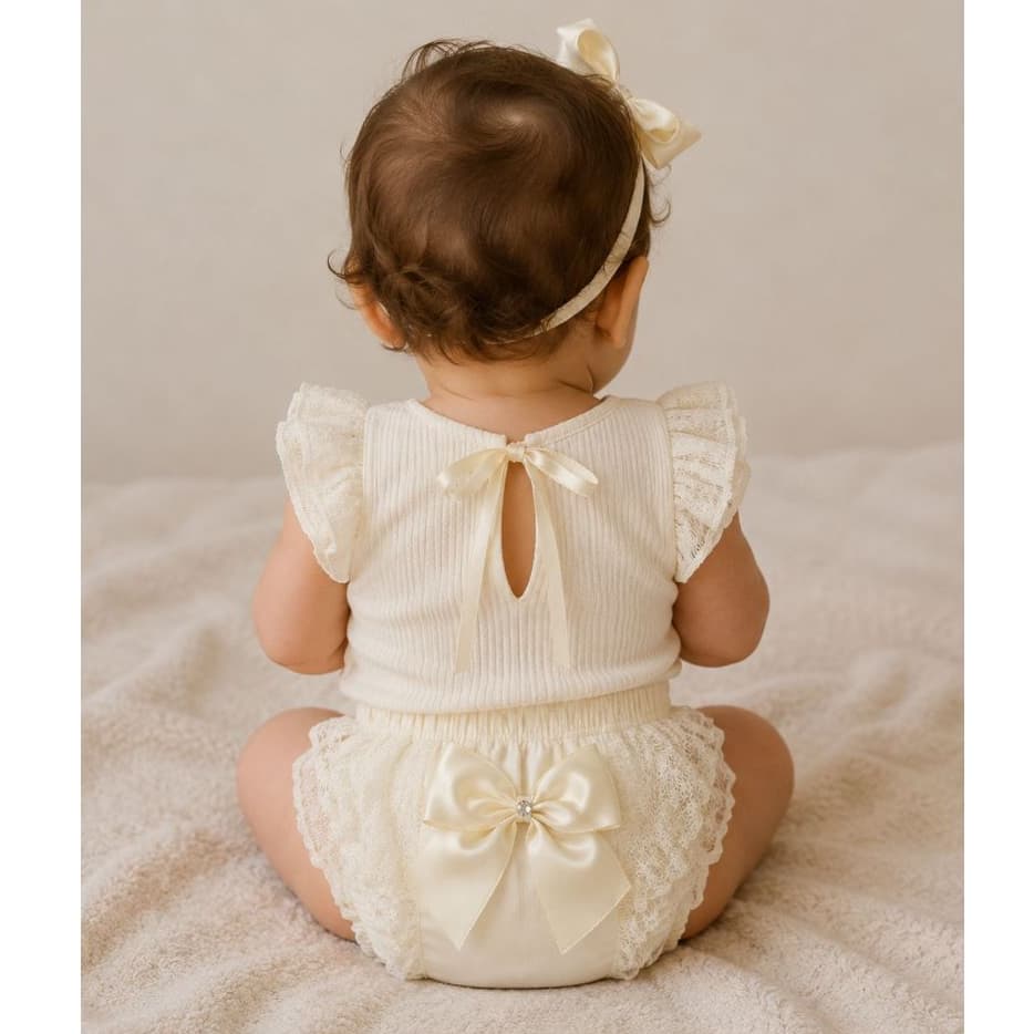 Calcinha Tapa Fralda Bebê Renda Luxo Laço Cetim Menina Bunda Rica Princesa Festa Batizado