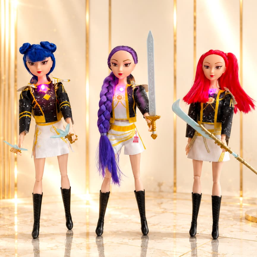 Boneca K-Pop Guerreiras | Roupa Branca | Articulada | Musical | Luz | Presente