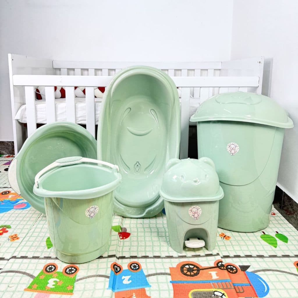 Kit Banho Bebê 5 Peças Completo com Banheira, Cesto Organizador, Lixeira, Balde e Bacia - Modelo Ursinho ou Gatinho