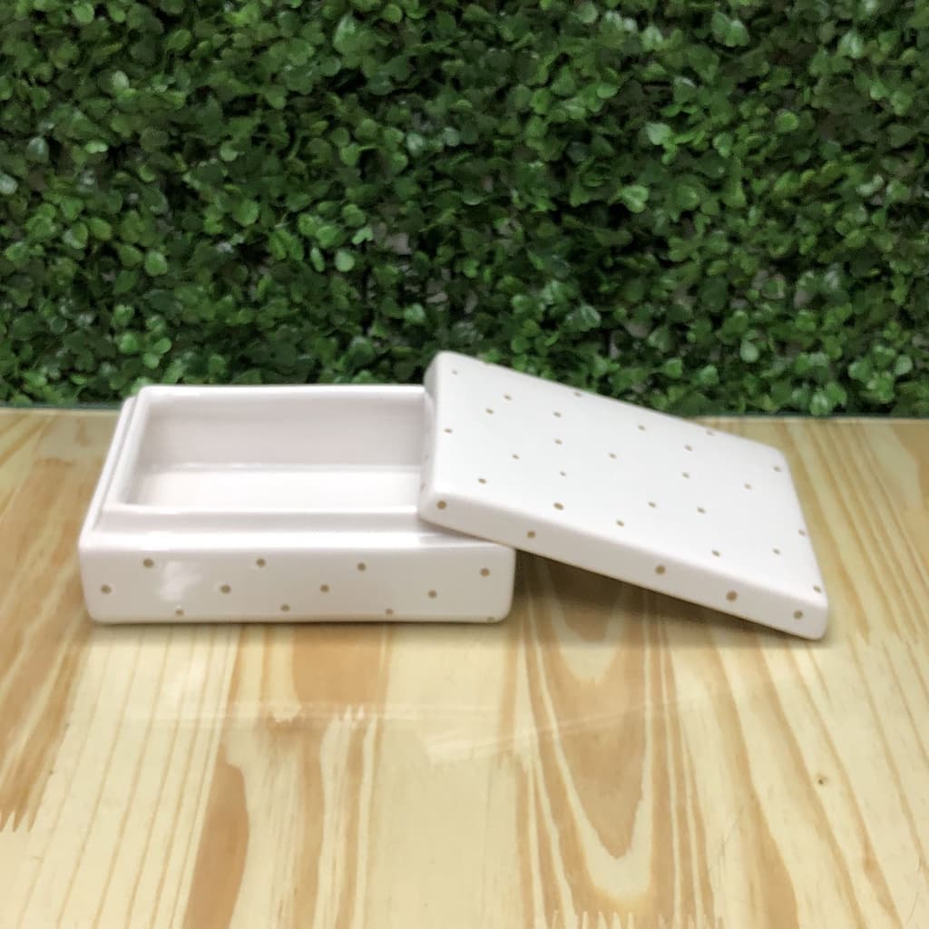 Caixa Porta Lenço Umedecido tampa fechada kit higiene Bebe ou Banheiro Branco off White com Poá Bege