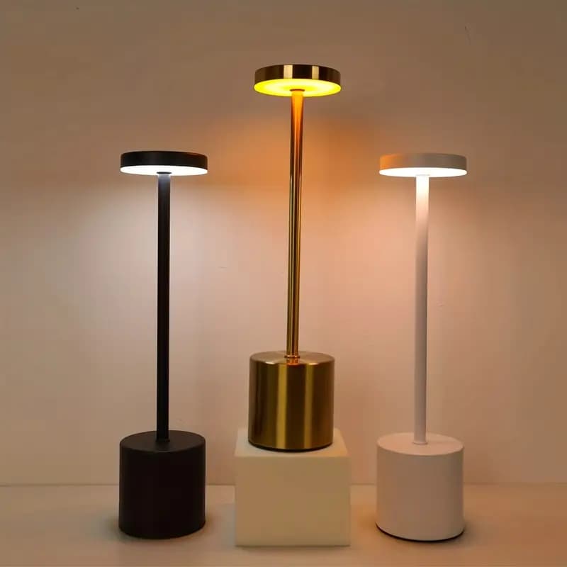 Luminária de Mesa Abajur Cabeceira Escrivaninha LED 3 em 1 Recarregável Tipo C Preto Cromado Dourado