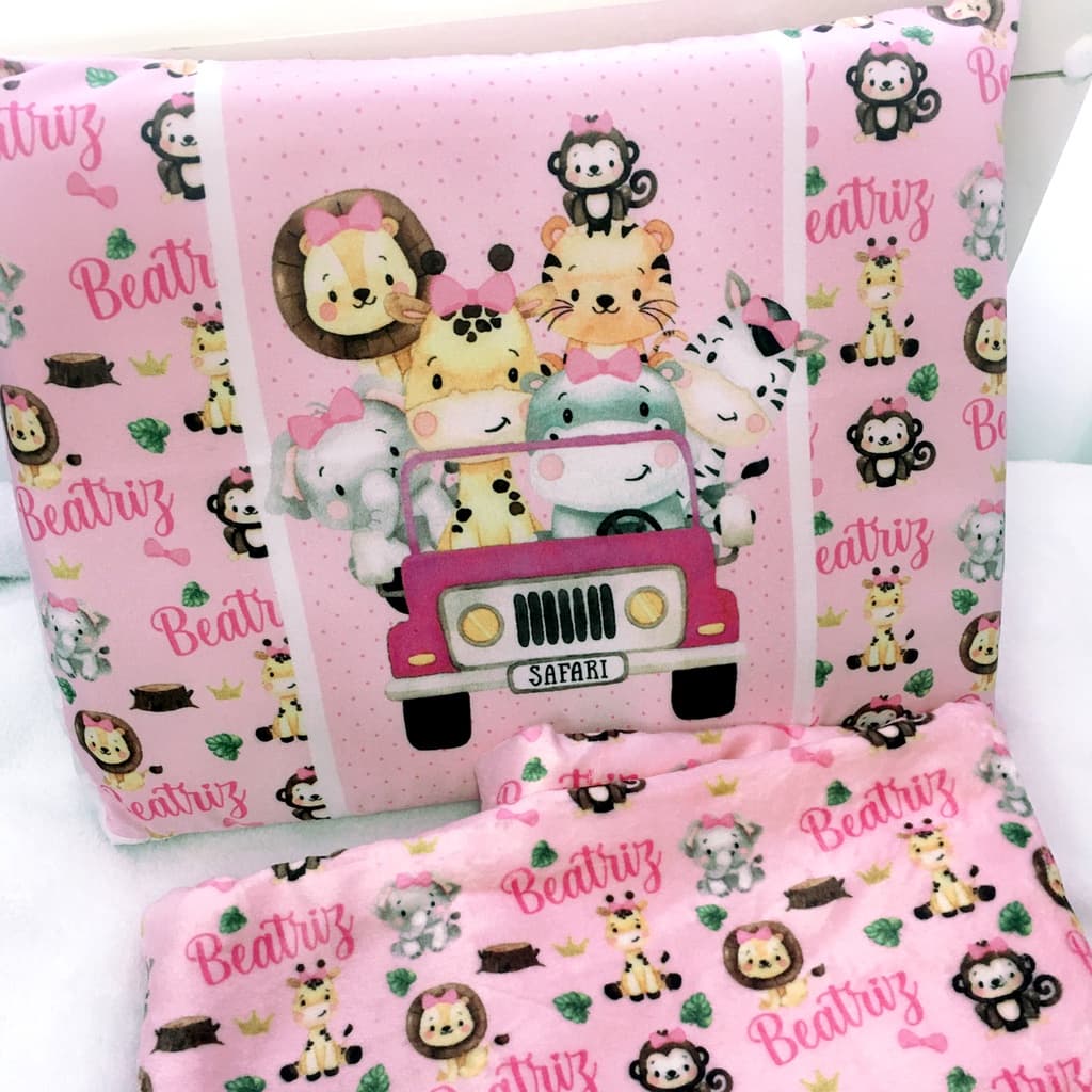 Kit Manta Bebê + Travesseiro Safari Rosa Personalizado Nome Mantinha Saída Maternidade Enxoval Menina