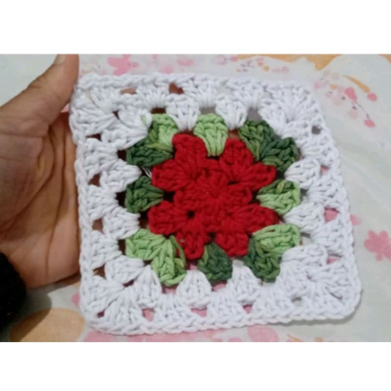 6 square em barbante para aplicação em croche