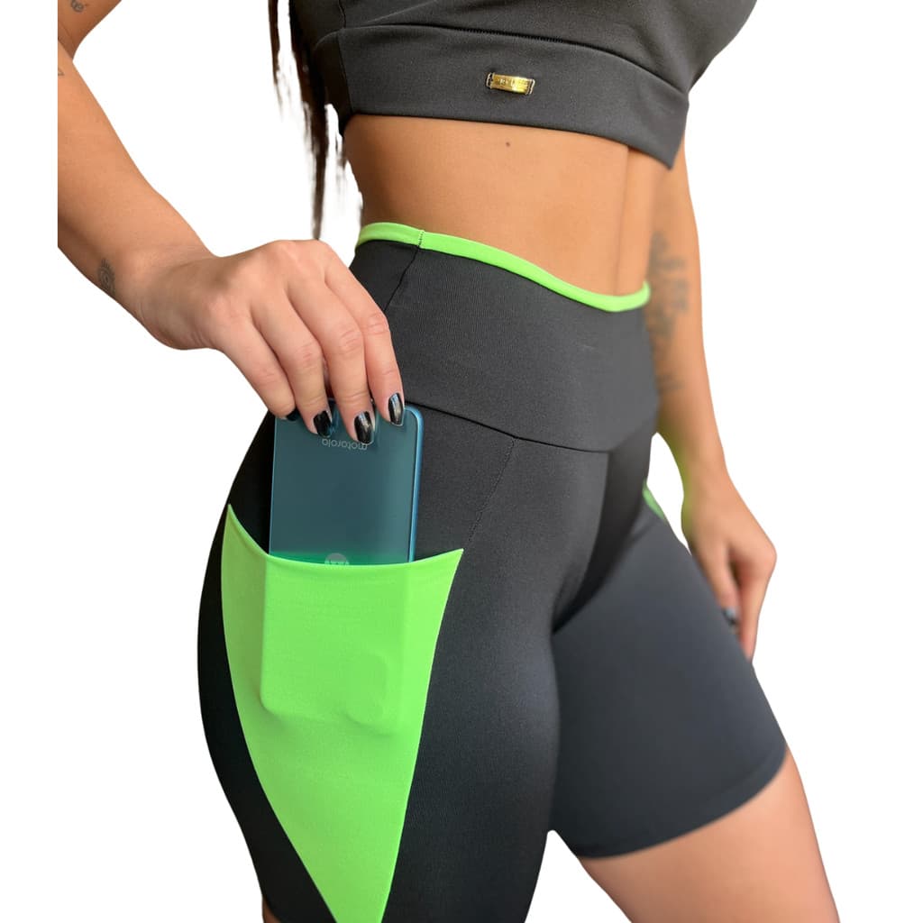 Short Academia Bermuda Fitness Feminina Com Bolso Legging para Malhar Corrida Roupa de Treino Feminino Liso Detalhe Neon