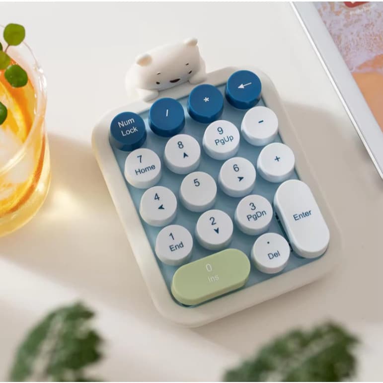 Teclado Numérico Sem Fio com Urso de Silicone – Teclas Redondas Coloridas (MilkTea)