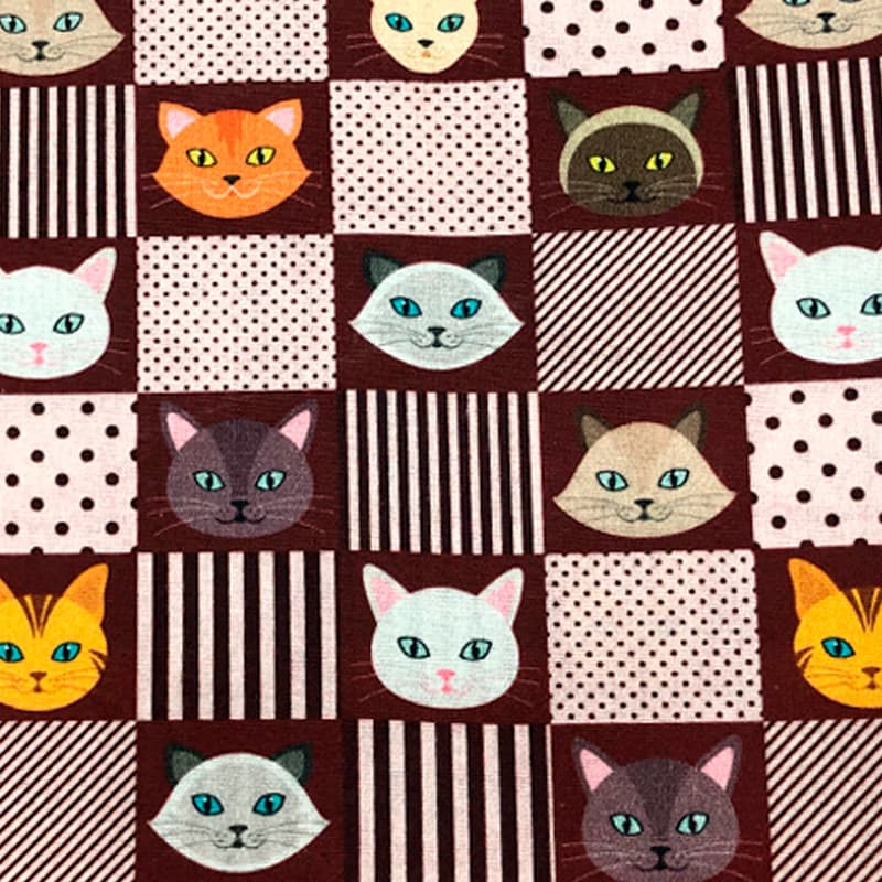 Tecido Tricoline  Digital gatinhos em patchwork vinho