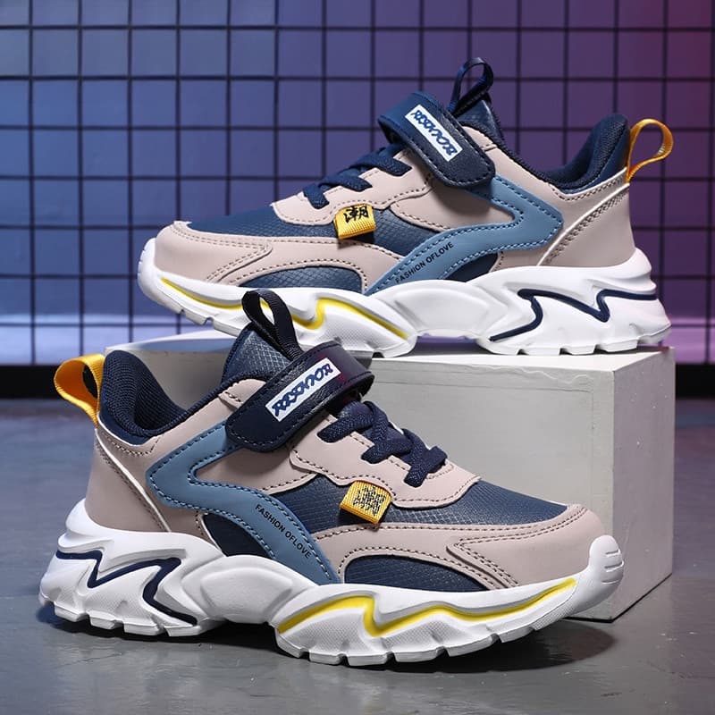 Sapatos de couro infantis, tênis esportivos para meninas, tênis esportivos confortáveis e elegantes para meninos IOUA