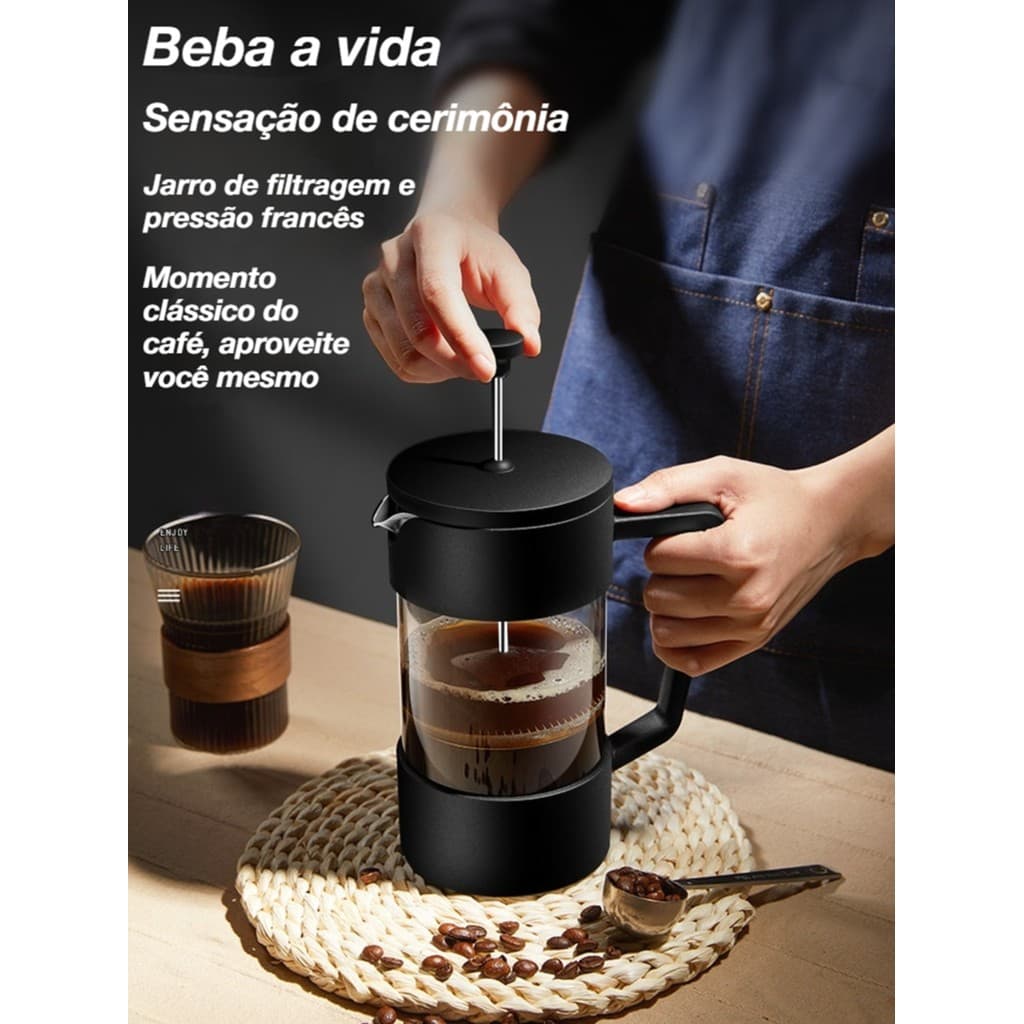 Cafeteira francesa (600 ml), jarra de leite (350 ml), máquina de expresso